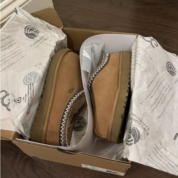 NWB UGG Tasman Slipper Chestnut - Picture 3 of 6